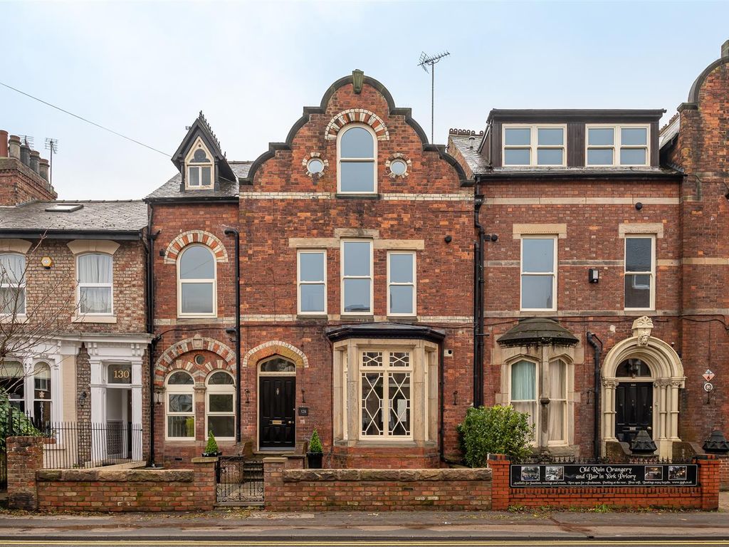 6 bed property for sale in Fulford Road, York YO10, £950,000