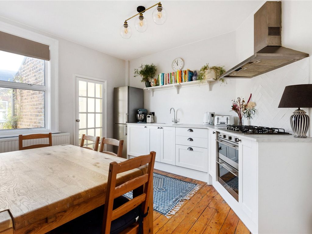 2 bed maisonette for sale in Idlecombe Road, London SW17, £575,000