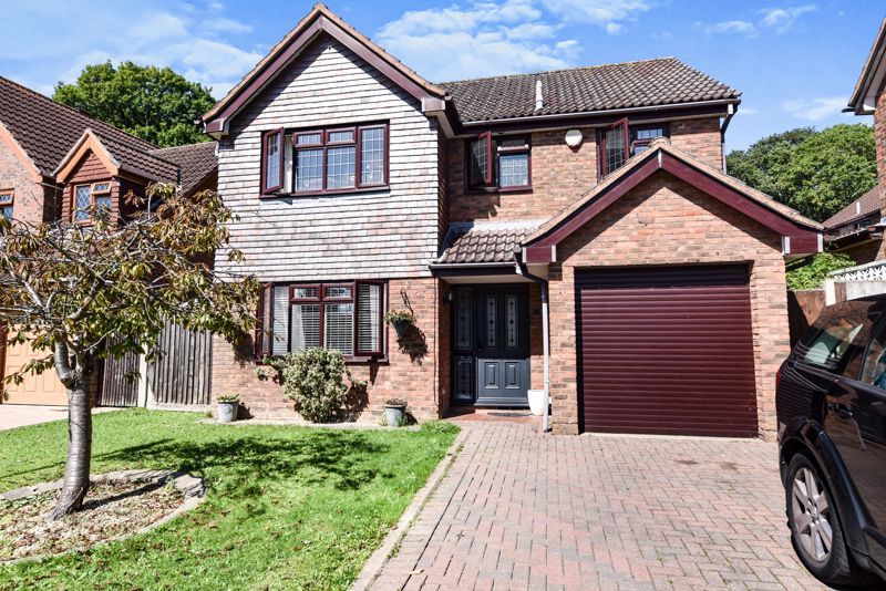 4 bed detached house for sale in Loxwood Road, Waterlooville PO8, £540,000