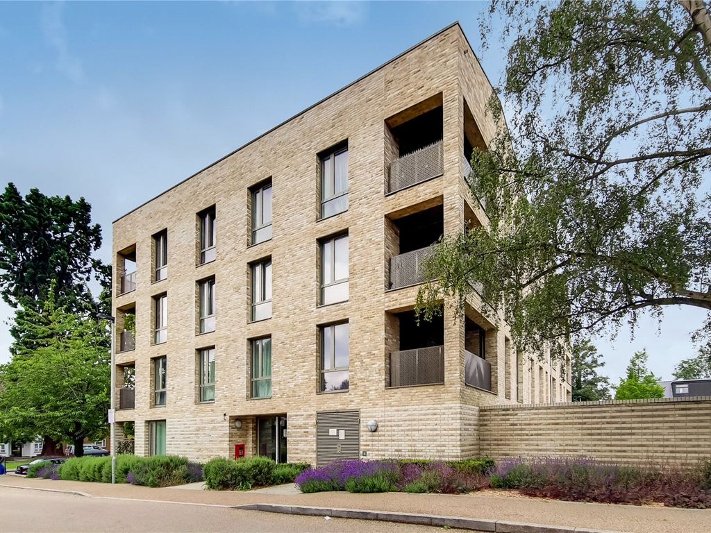 2 bed flat for sale in Flat 7, Aldenham Court, 1 Brannigan Way, Edgware HA8, £415,000