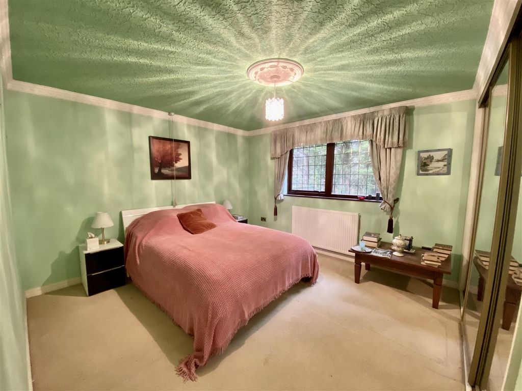 3 bed detached house for sale in Ammanford Road, Llandybie, Ammanford SA18, £350,000