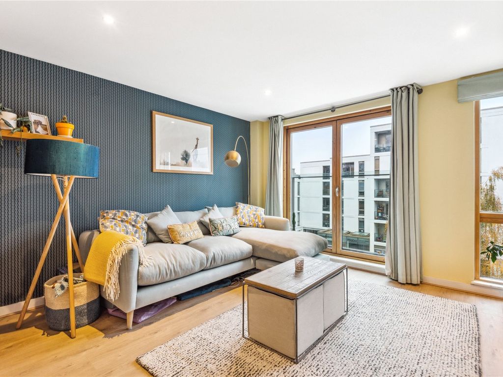 1 bed flat for sale in Wingate Square, London SW4, £550,000
