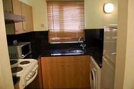 1 bed flat to rent in Pavillion Way, Edgware HA8, £1,250 pcm