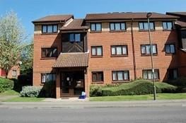 1 bed flat to rent in Pavillion Way, Edgware HA8, £1,250 pcm