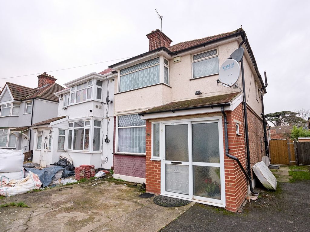 3 bed semi-detached house for sale in The Warren, Hounslow TW5, £549,950