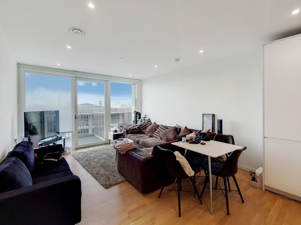 1 bed flat for sale in Kingwood Apartments, Deptford SE8, £375,000
