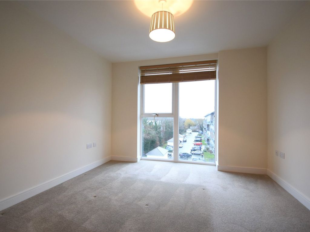 1 bed flat to rent in Wallingford Way, Maidenhead, Berkshire SL6, £1,350 pcm