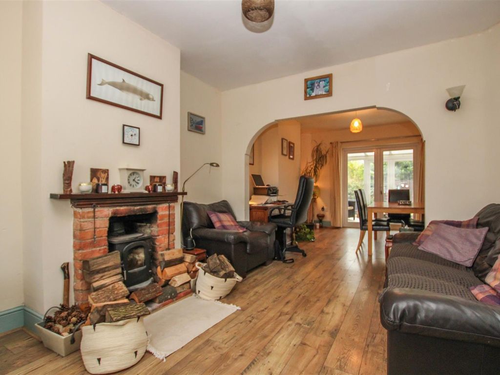 3 bed semi-detached house for sale in Warley Mount, Warley, Brentwood CM14, £575,000