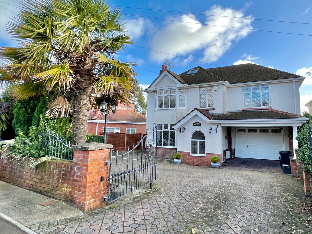 5 bed detached house for sale in Tregarn Road, Langstone, Newport NP18, £625,000