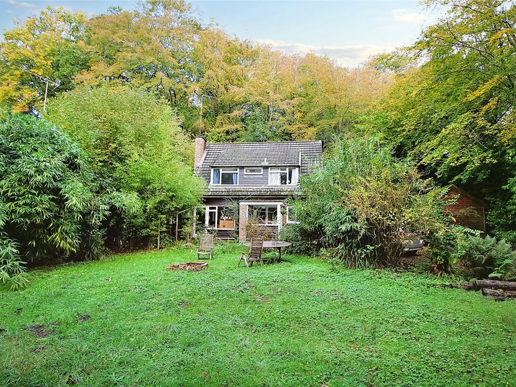 3 bed detached house for sale in Beech Hill Road, Arford, Hampshire GU35, £575,000