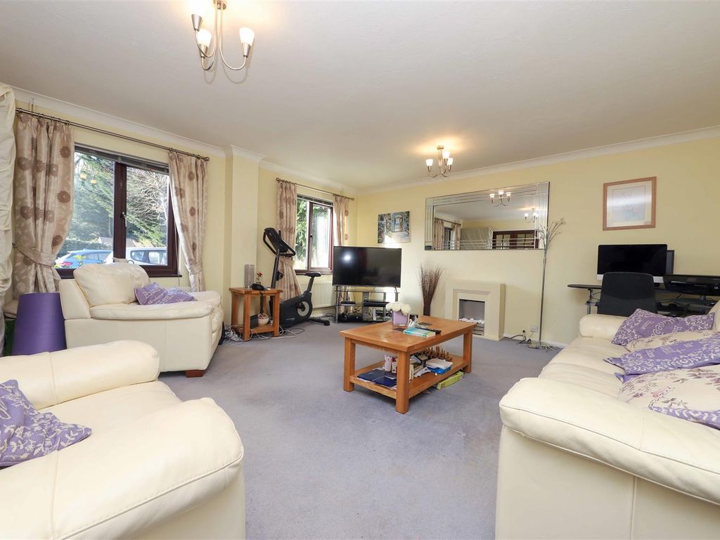 4 bed end terrace house for sale in Allonby Drive, Ruislip HA4, £590,000