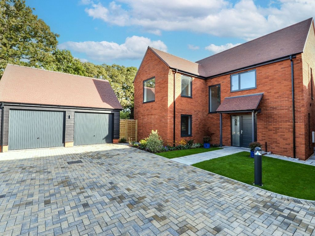 5 bed detached house for sale in Woodhouse Gardens, New Milton BH25, £969,950