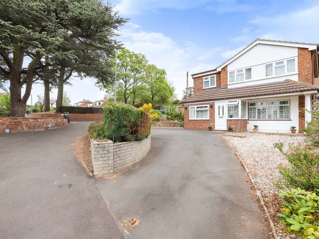5 bed detached house for sale in Marlpool Lane, Kidderminster DY11, £375,000