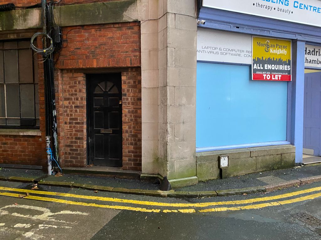 Office to let in Victoria Passage, Wolverhampton WV1, £3,900 pa
