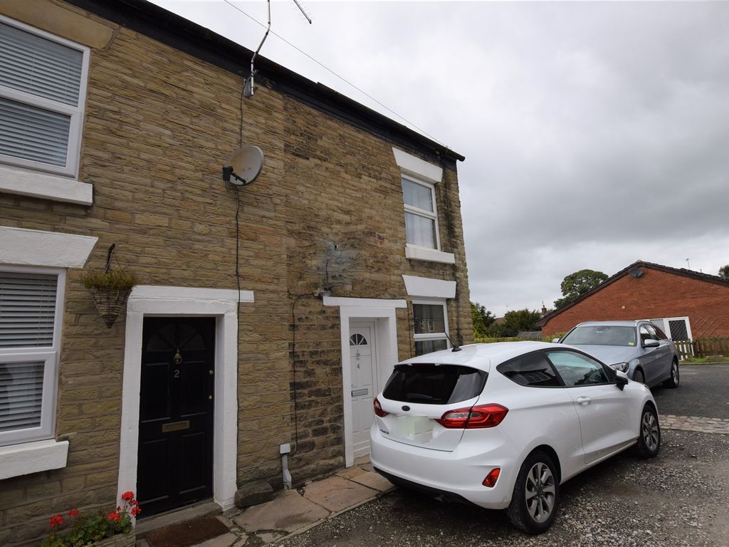 2 bed end terrace house to rent in Howe Street, Macclesfield SK10, £700 pcm