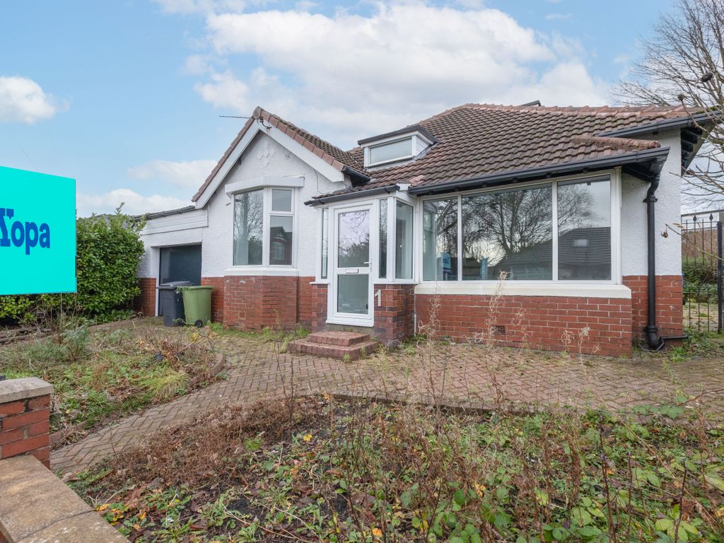 3 bed detached bungalow for sale in Meadow Lane, Oldham OL8, £300,000