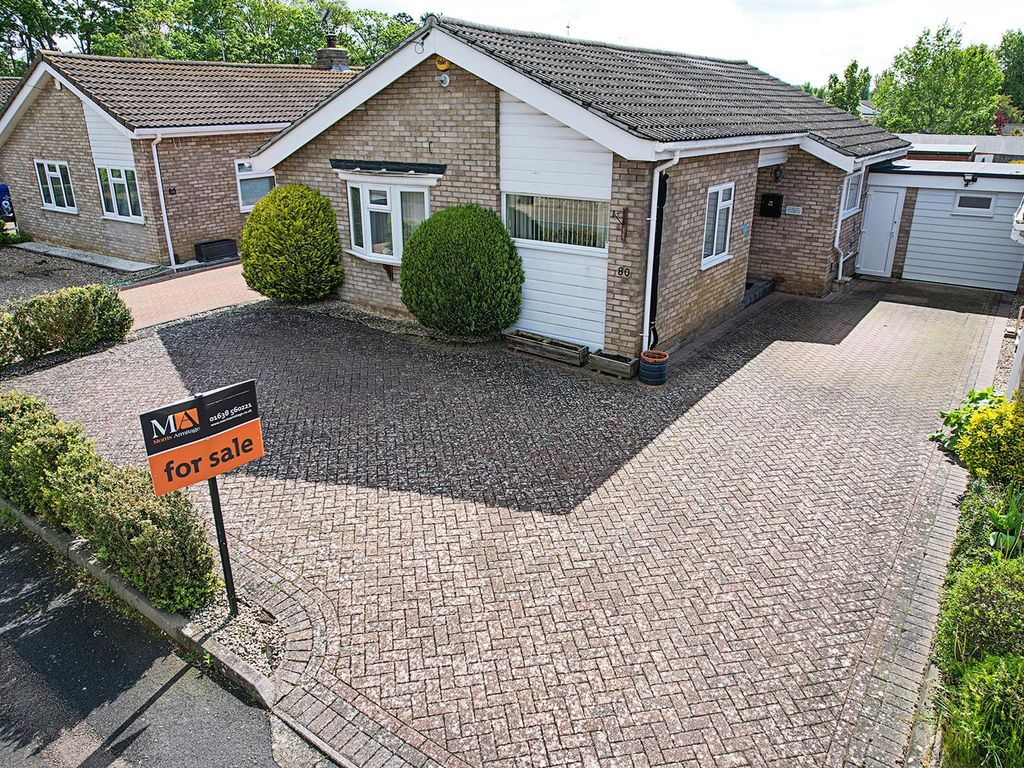 3 bed detached bungalow for sale in Edinburgh Road, Newmarket CB8, £390,000