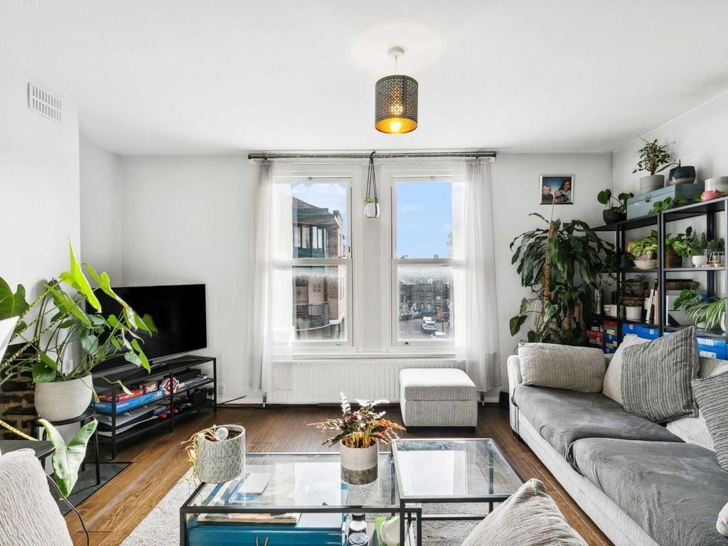 1 bed flat for sale in Coldharbour Lane, London SW9, £425,000