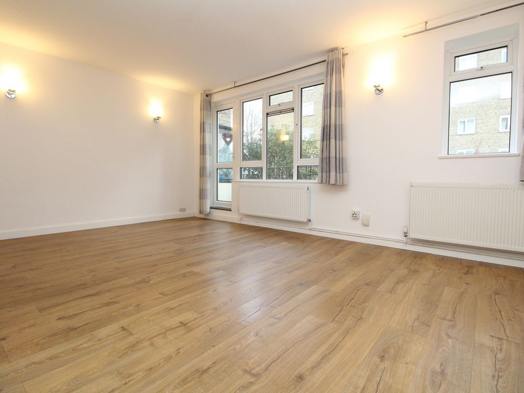 3 bed flat to rent in Paynell Court, Blackheath SE3, £1,850 pcm