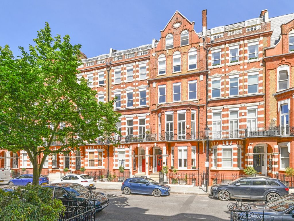 3 bed flat for sale in Bramham Gardens, London SW5, £2,600,000