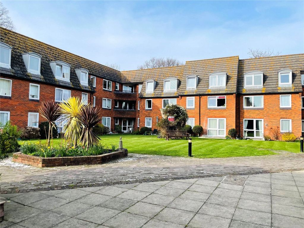 1 bed flat for sale in Sylvan Way, Bognor Regis, West Sussex PO21, £75,000