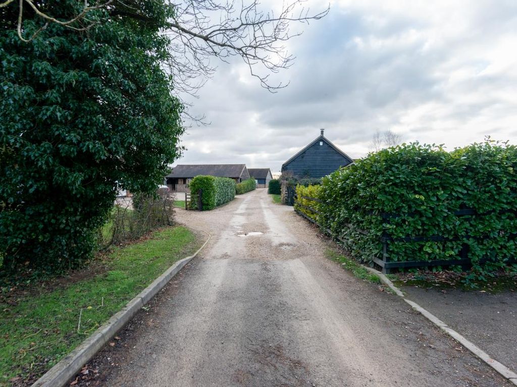 4 bed barn conversion for sale in Dickens Lane, Tilsworth, Bedfordshire LU7, £720,000