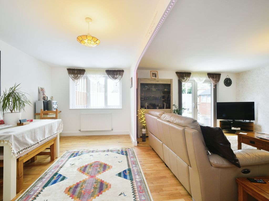 3 bed detached house for sale in Willis Way, Swindon SN5, £420,000