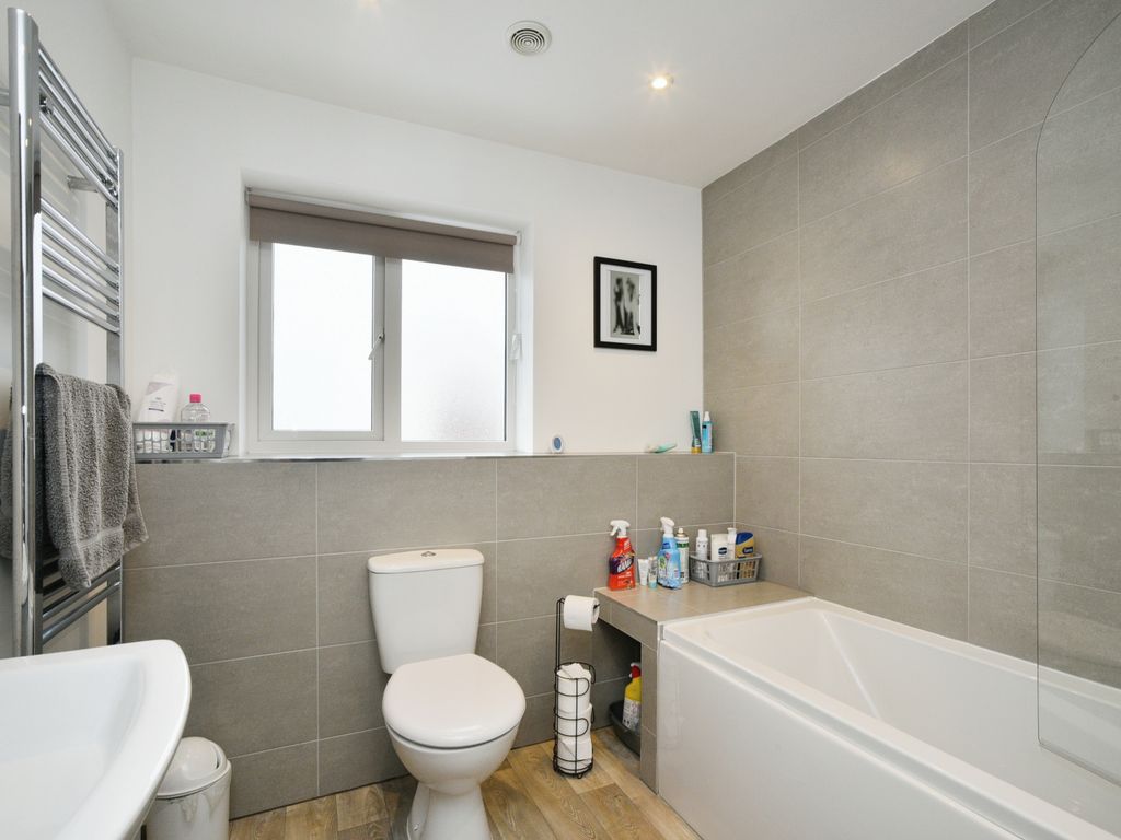 3 bed detached house for sale in Willis Way, Swindon SN5, £420,000