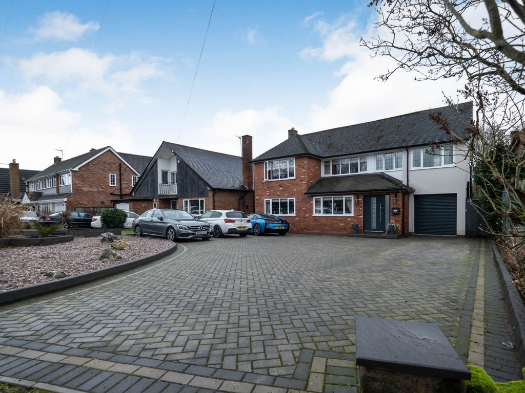 4 bed detached house for sale in Kempson Avenue, Sutton Coldfield B72, £780,000
