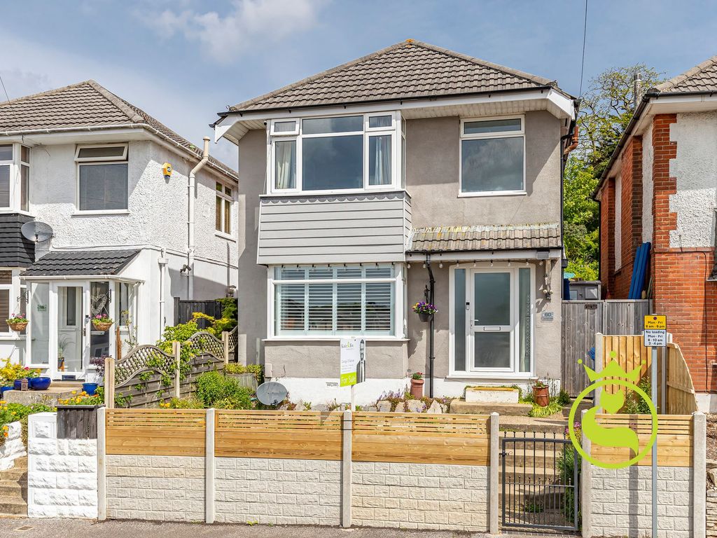 3 bed detached house for sale in Courthill Road, Lower Parkstone BH14, £400,000