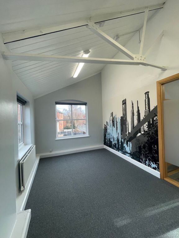 Office to let in York Street, Chester CH1, £5,200 pa