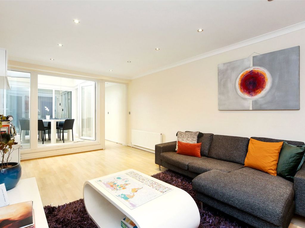 3 bed flat for sale in Porchester Square, Bayswater W2, £750,000