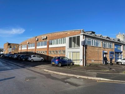 Office to let in First Floor Premises, Prestex House, Edison Road, Churchfields Industrial Estate, Salisbury, Wiltshire SP2, £12,750 pa