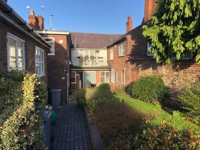 2 bed terraced house to rent in Nuthurst Gardens, Nantwich, Cheshire CW5, £950 pcm