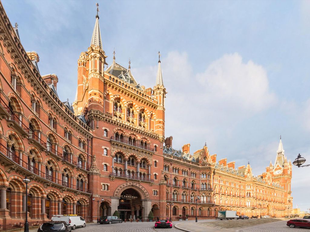 1 bed flat for sale in St Pancras Chambers, Kings Cross, London NW1, £900,000