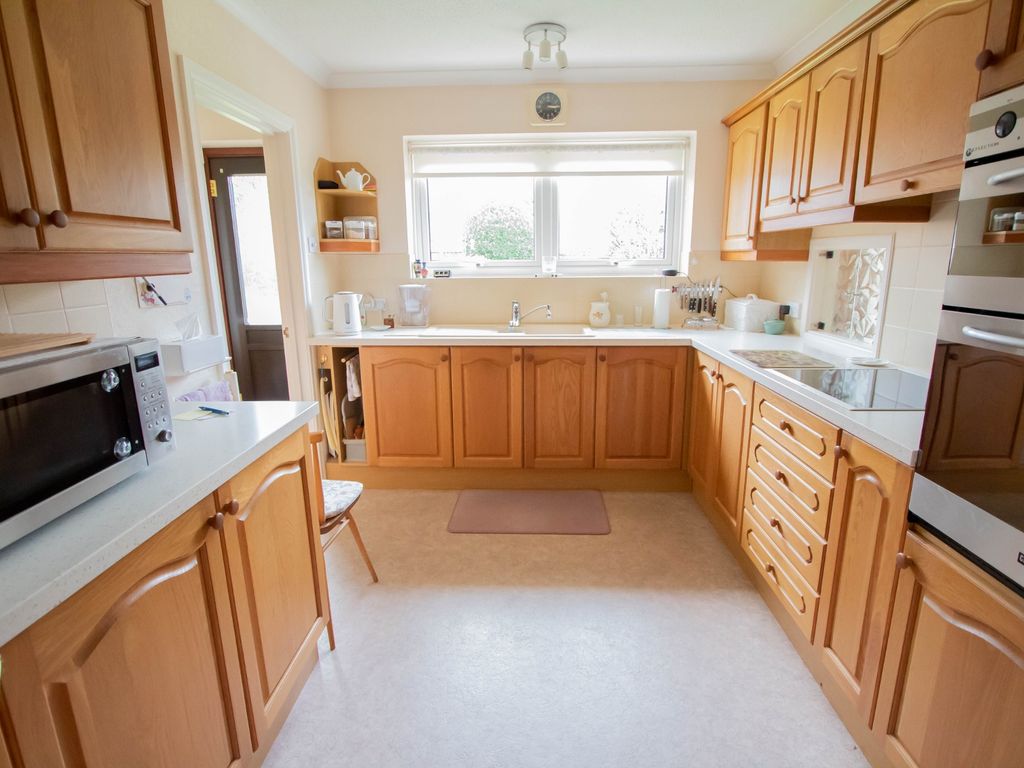 3 bed bungalow for sale in Potters Close, West Hill, Ottery St. Mary EX11, £680,000