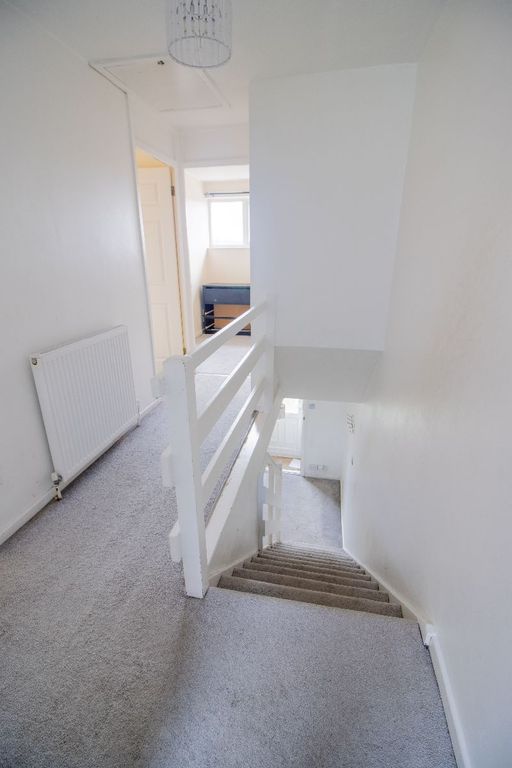 3 bed terraced house for sale in Devon Road, Luton LU2, £275,000