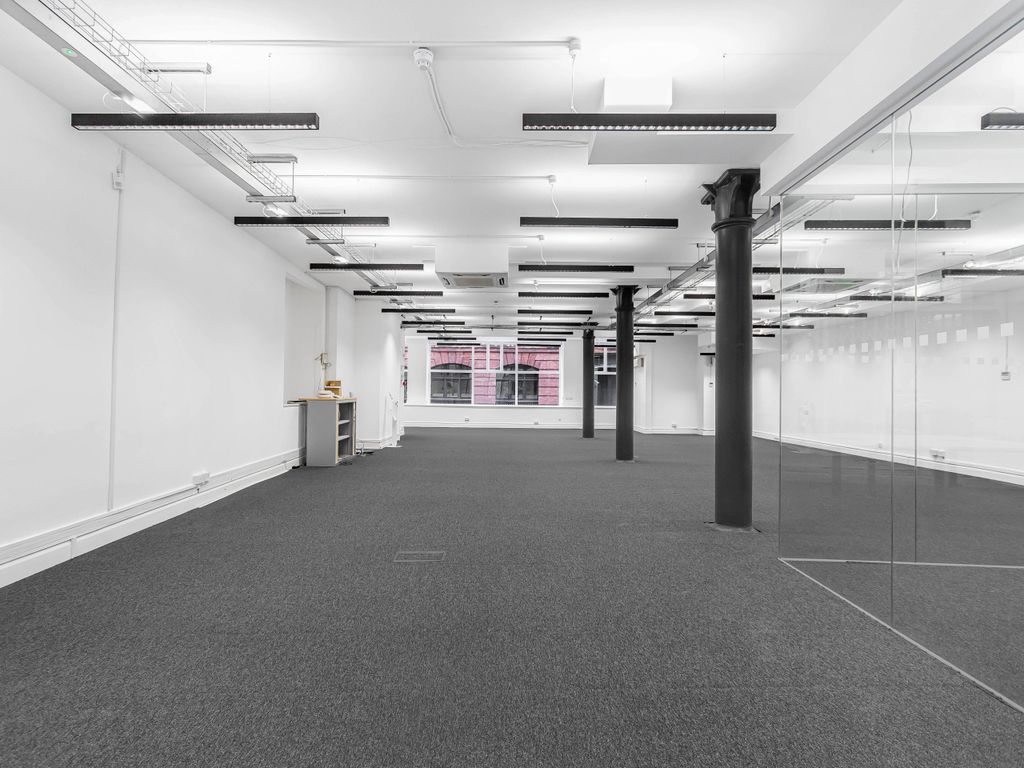 Office to let in London EC1V, £71,280 pa