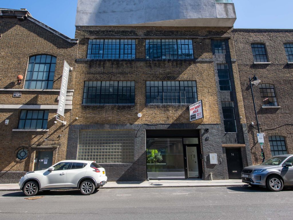 Office to let in Wharf Road, London N1, £370,260 pa