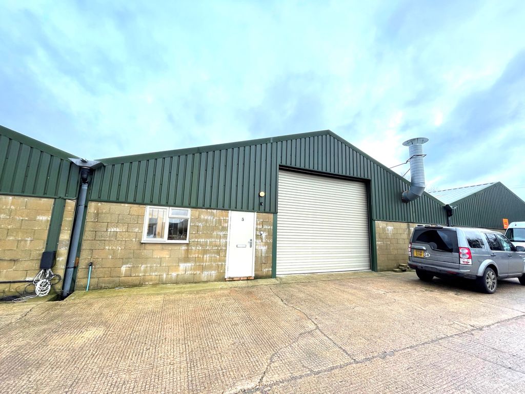 Industrial to let in Unit 5 St Helena Farm, St Helena Lane, Plumpton BN7, Non quoting