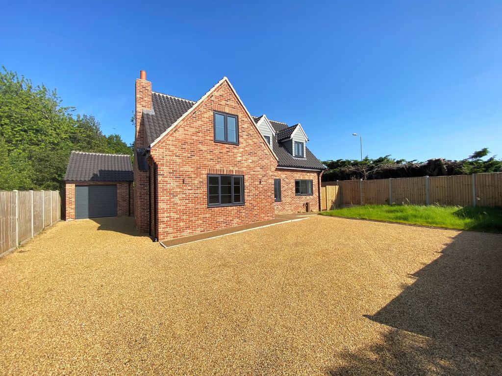 New home, 3 bed detached house for sale in Lynn Road, Swaffham PE37, £475,000