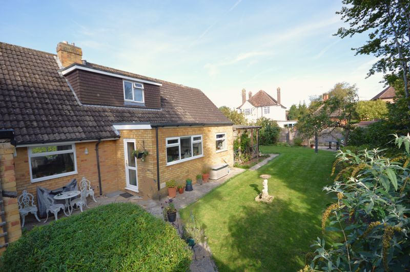 4 bed detached house for sale in Wyre Close, Haddenham, Buckinghamshire HP17, £765,000