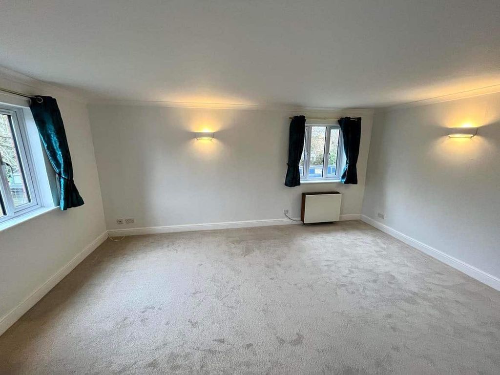 2 bed flat for sale in Town Mills, West Mills, Newbury RG14, £339,950