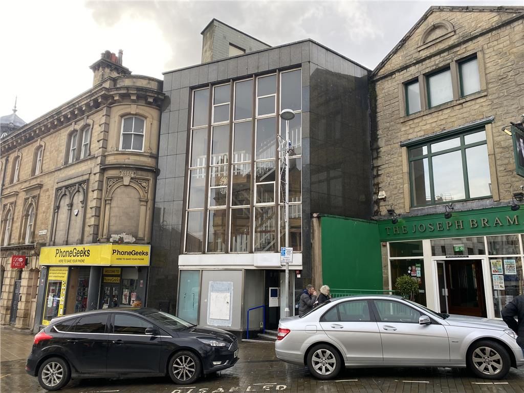 Retail premises to let in Former TSB, 17 Market Hill, Barnsley, South Yorkshire S70, £15,000 pa