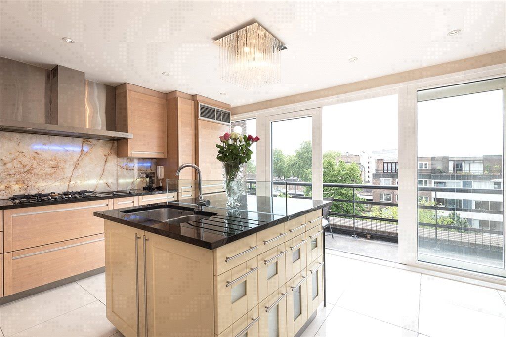 3 bed flat for sale in Southwick Street, London W2, £1,600,000