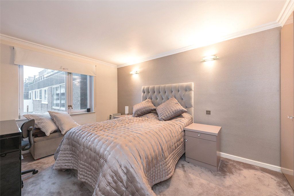 3 bed flat for sale in Southwick Street, London W2, £1,600,000