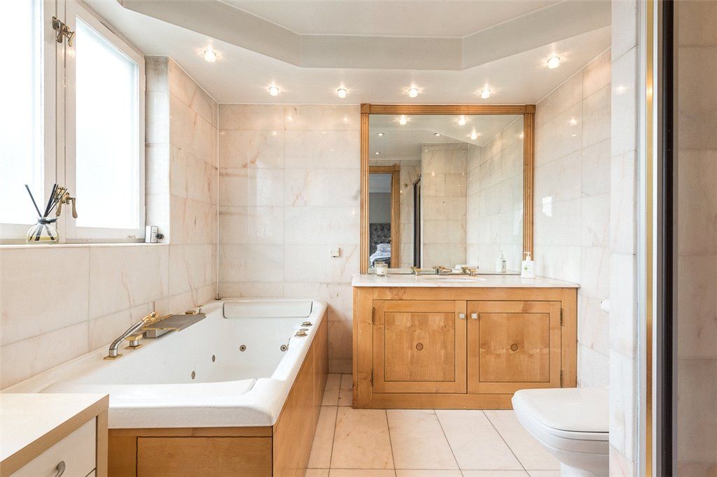 3 bed flat for sale in Southwick Street, London W2, £1,600,000