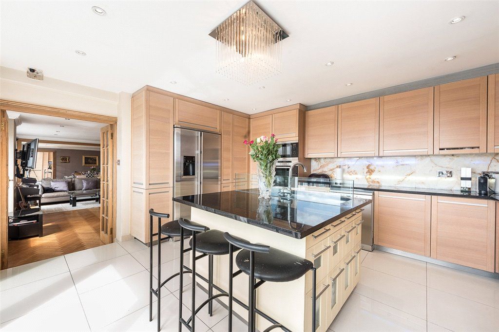 3 bed flat for sale in Southwick Street, London W2, £1,600,000