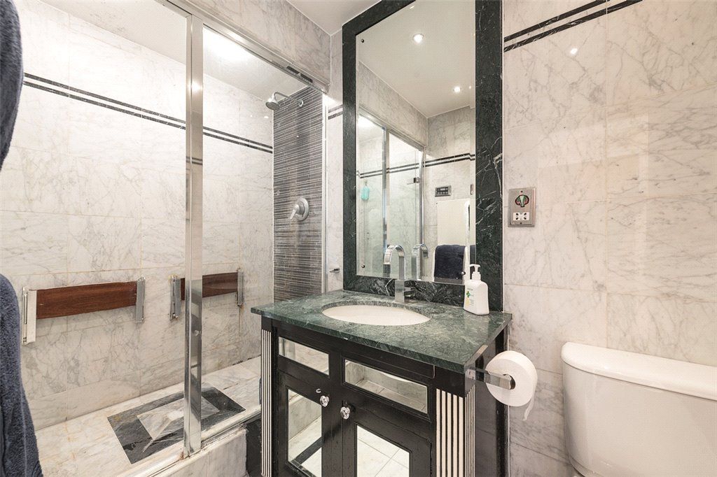 3 bed flat for sale in Southwick Street, London W2, £1,600,000