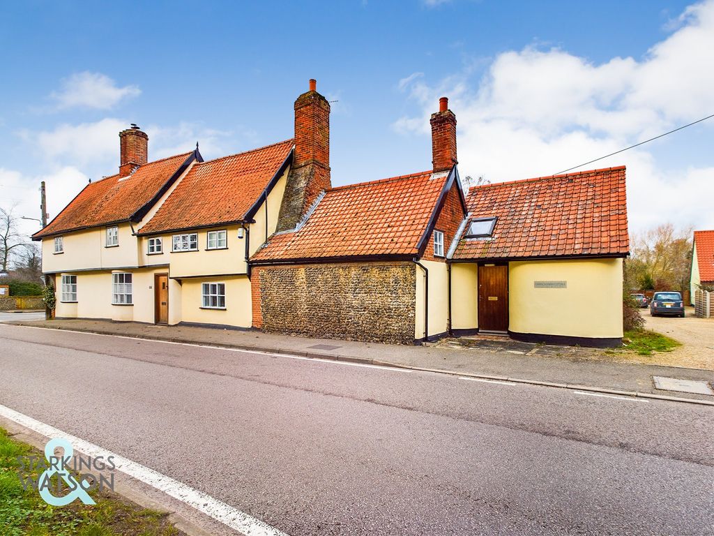 2 bed cottage for sale in The Street, Rickinghall, Diss IP22, £350,000